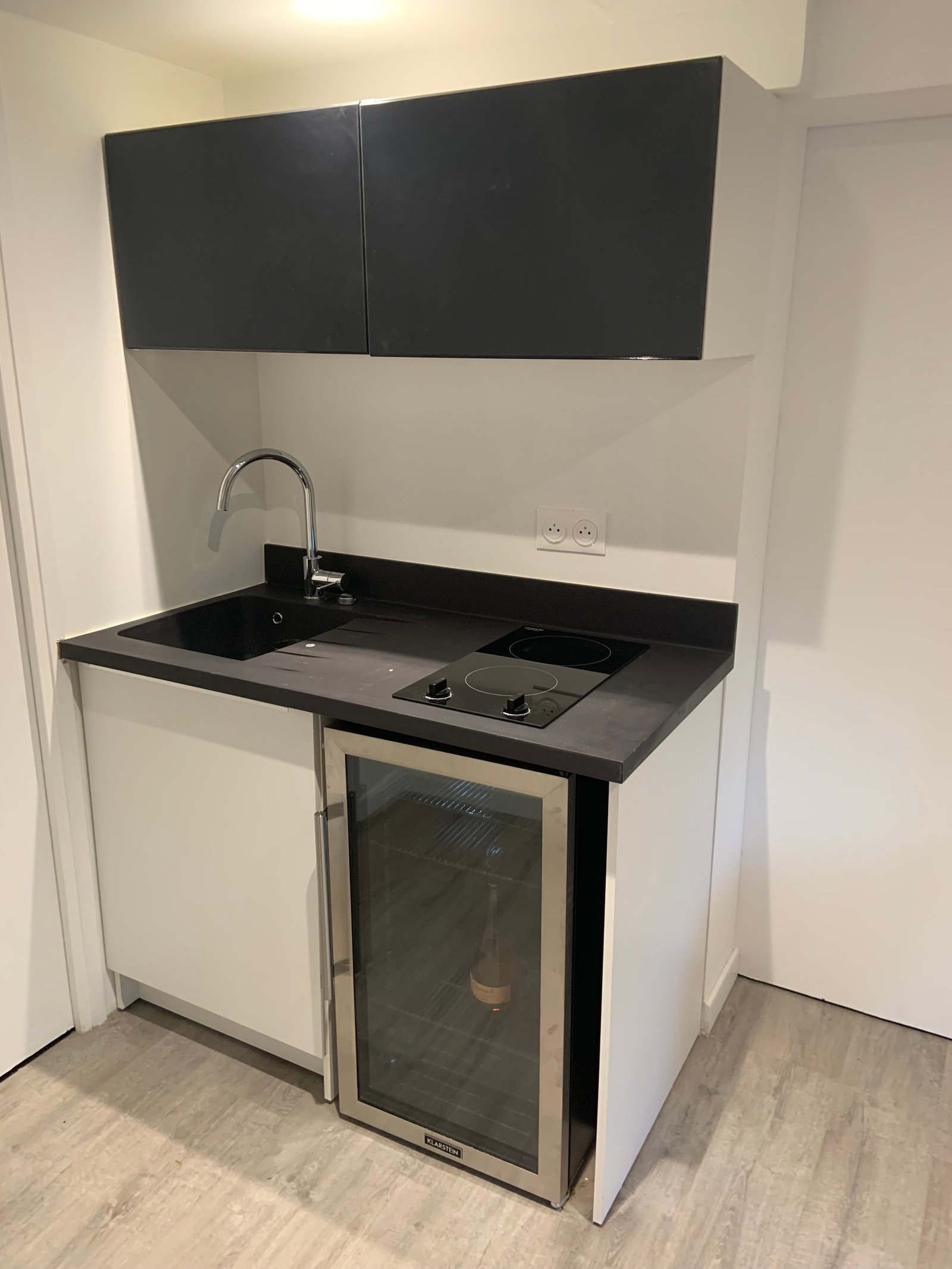 Kitchenette équipée